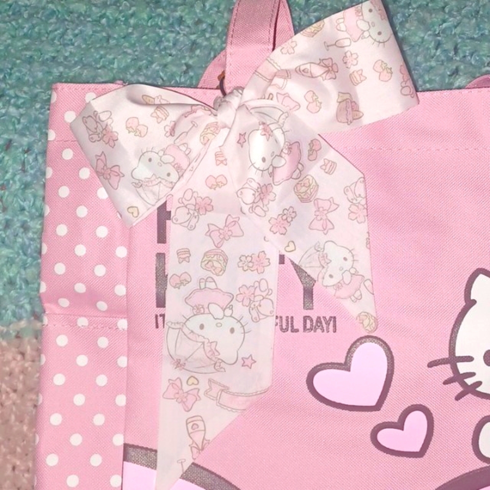Pink Hello Kitty Bag with Ribbon 🎀 - Picture 2 of 13